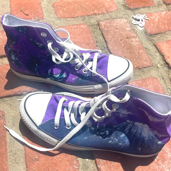Size 7 Custom Art Converse